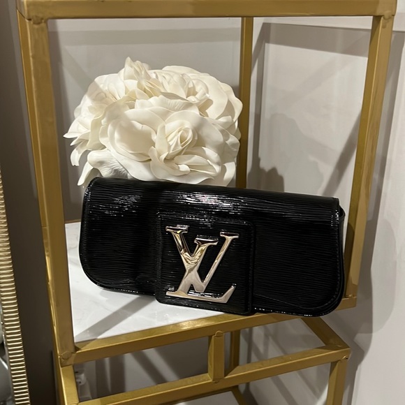 Louis Vuitton Black EPI Leather Sobe Clutch One Size